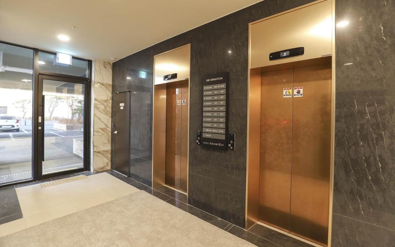 Hotel Grand Bay Борьонг Екстериор снимка