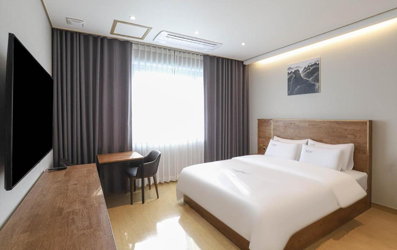 Hotel Grand Bay Борьонг Екстериор снимка