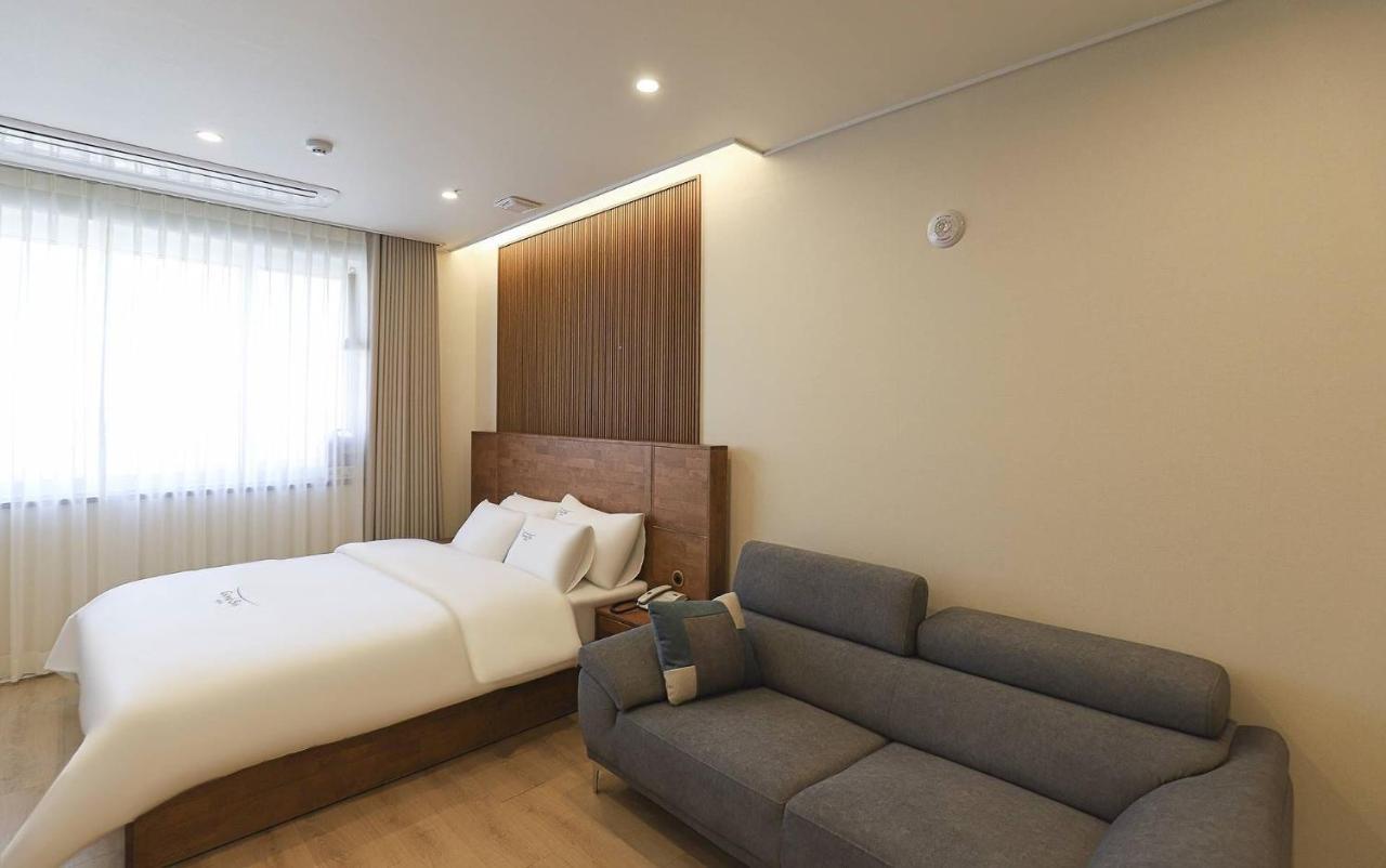 Hotel Grand Bay Борьонг Екстериор снимка