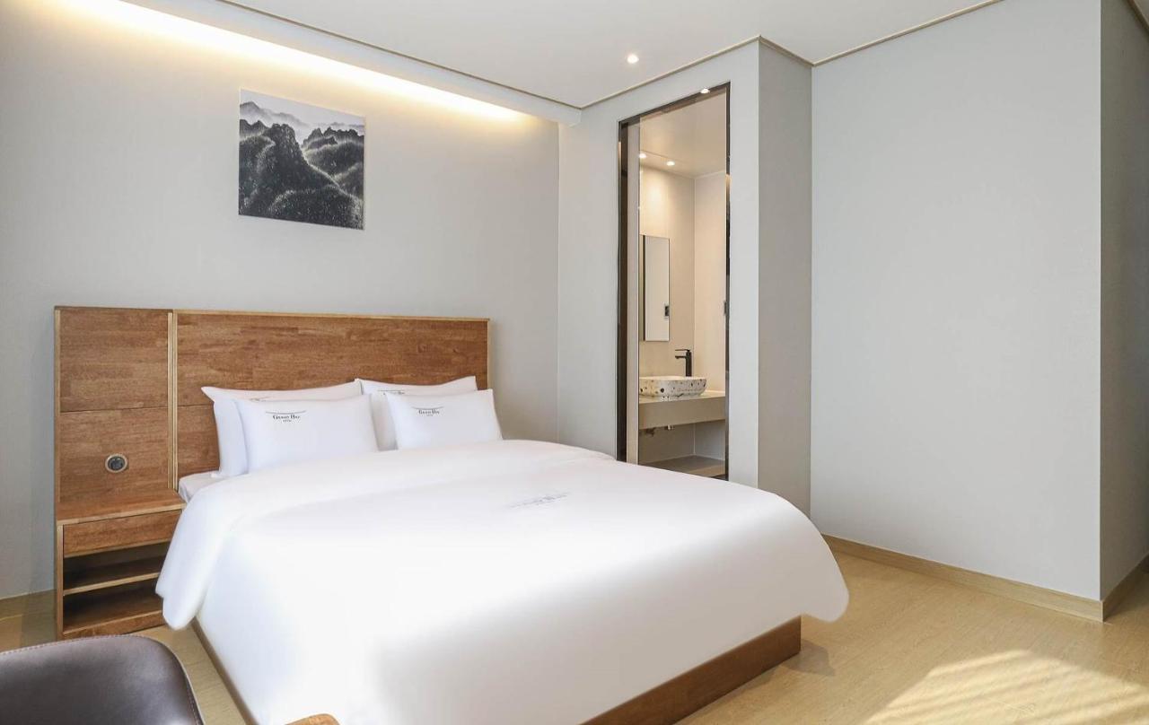 Hotel Grand Bay Борьонг Екстериор снимка