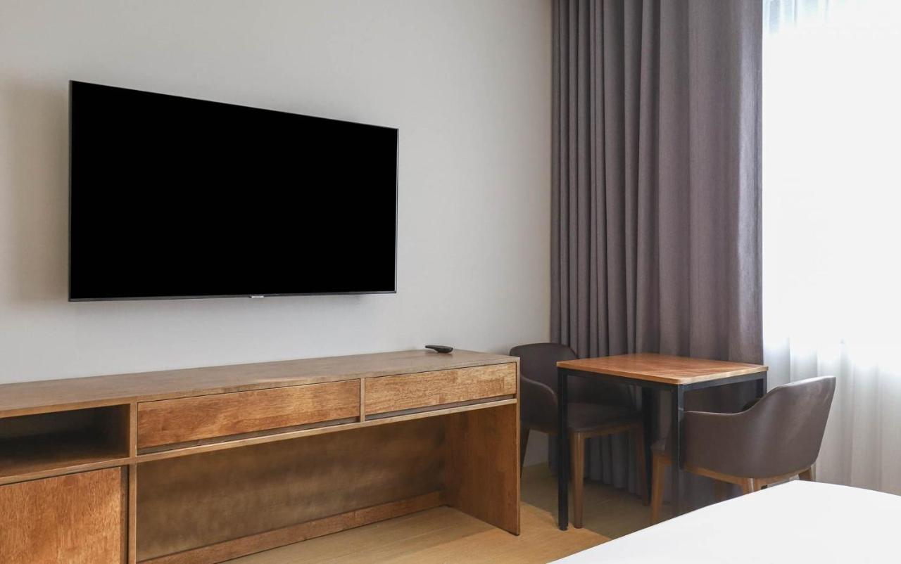 Hotel Grand Bay Борьонг Екстериор снимка