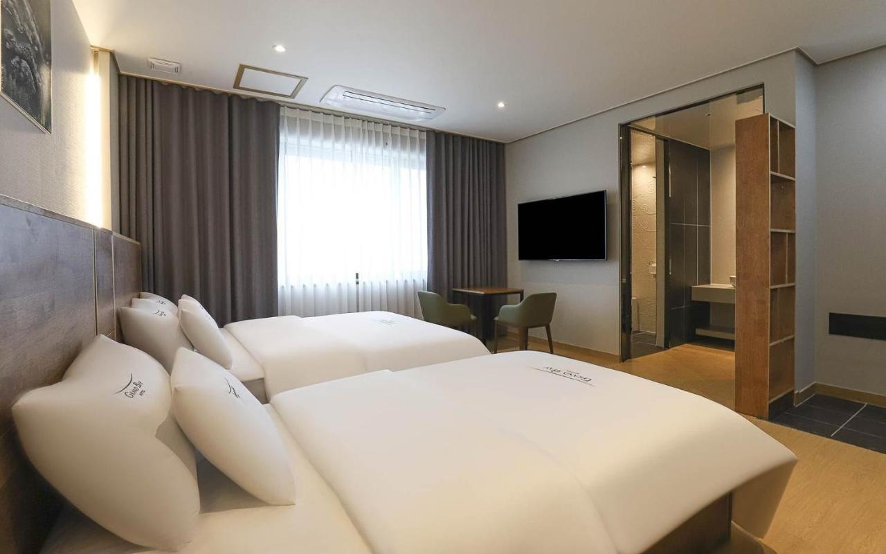 Hotel Grand Bay Борьонг Екстериор снимка