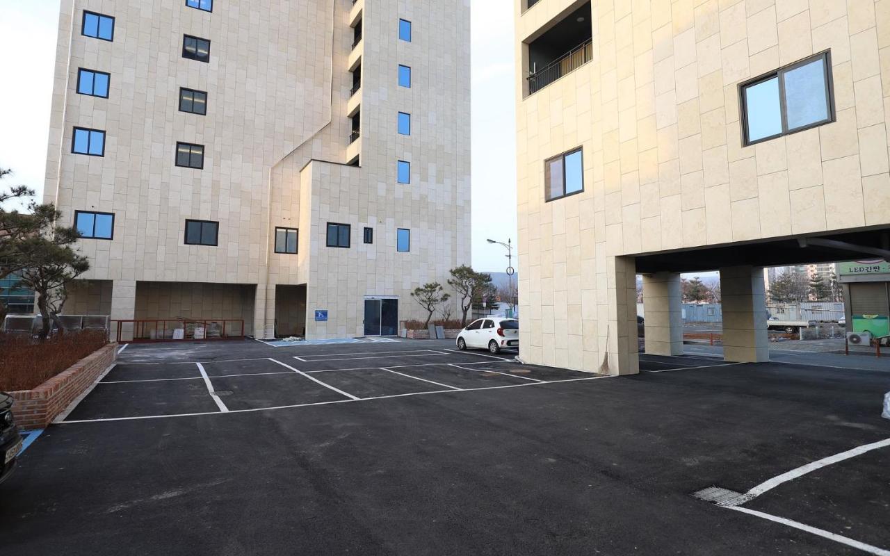 Hotel Grand Bay Борьонг Екстериор снимка