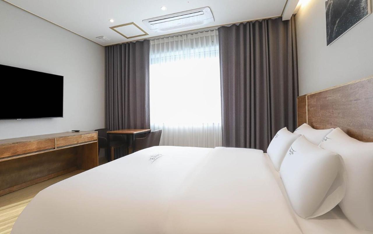 Hotel Grand Bay Борьонг Екстериор снимка