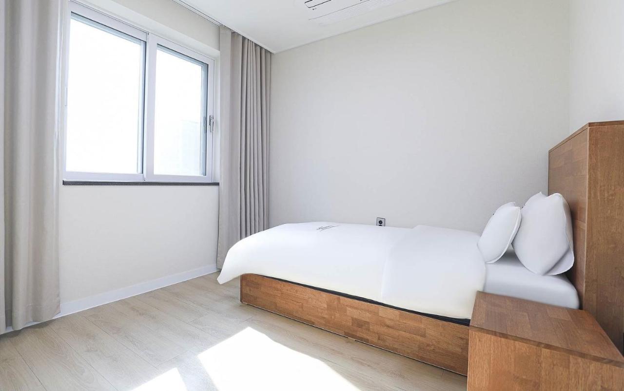 Hotel Grand Bay Борьонг Екстериор снимка