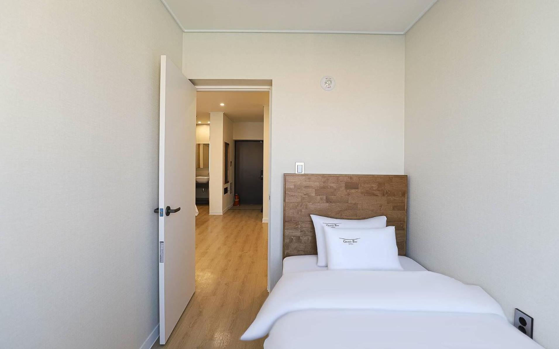 Hotel Grand Bay Борьонг Екстериор снимка